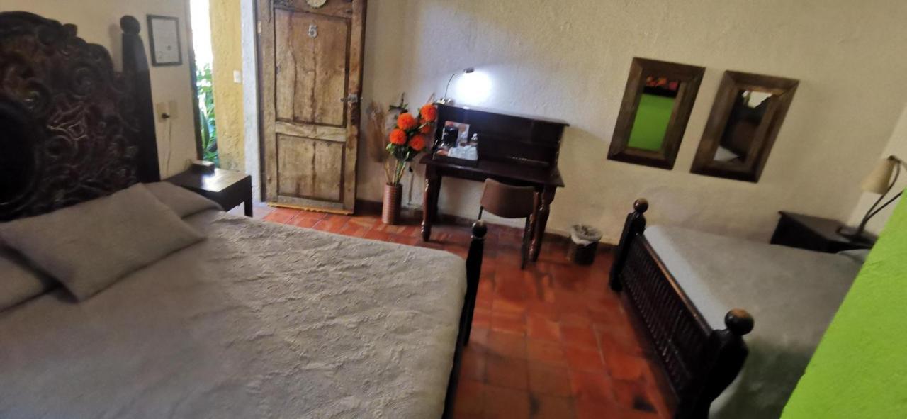 Hotel Rosa Morada Tlaquepaque Zewnętrze zdjęcie