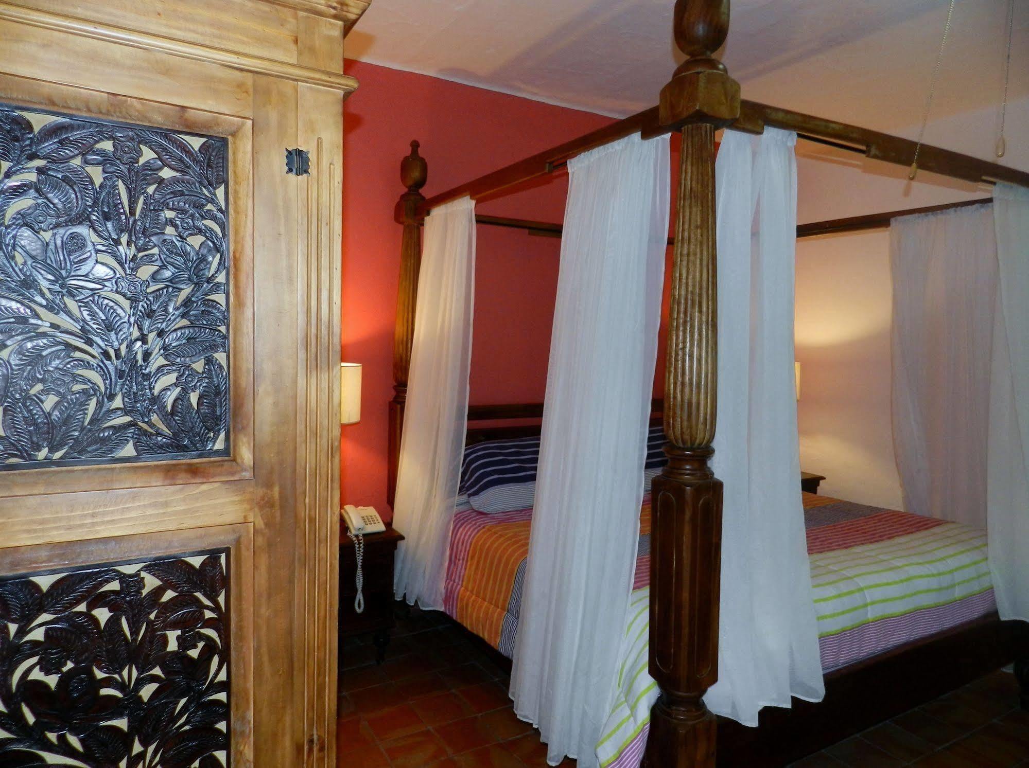 Hotel Rosa Morada Tlaquepaque Zewnętrze zdjęcie