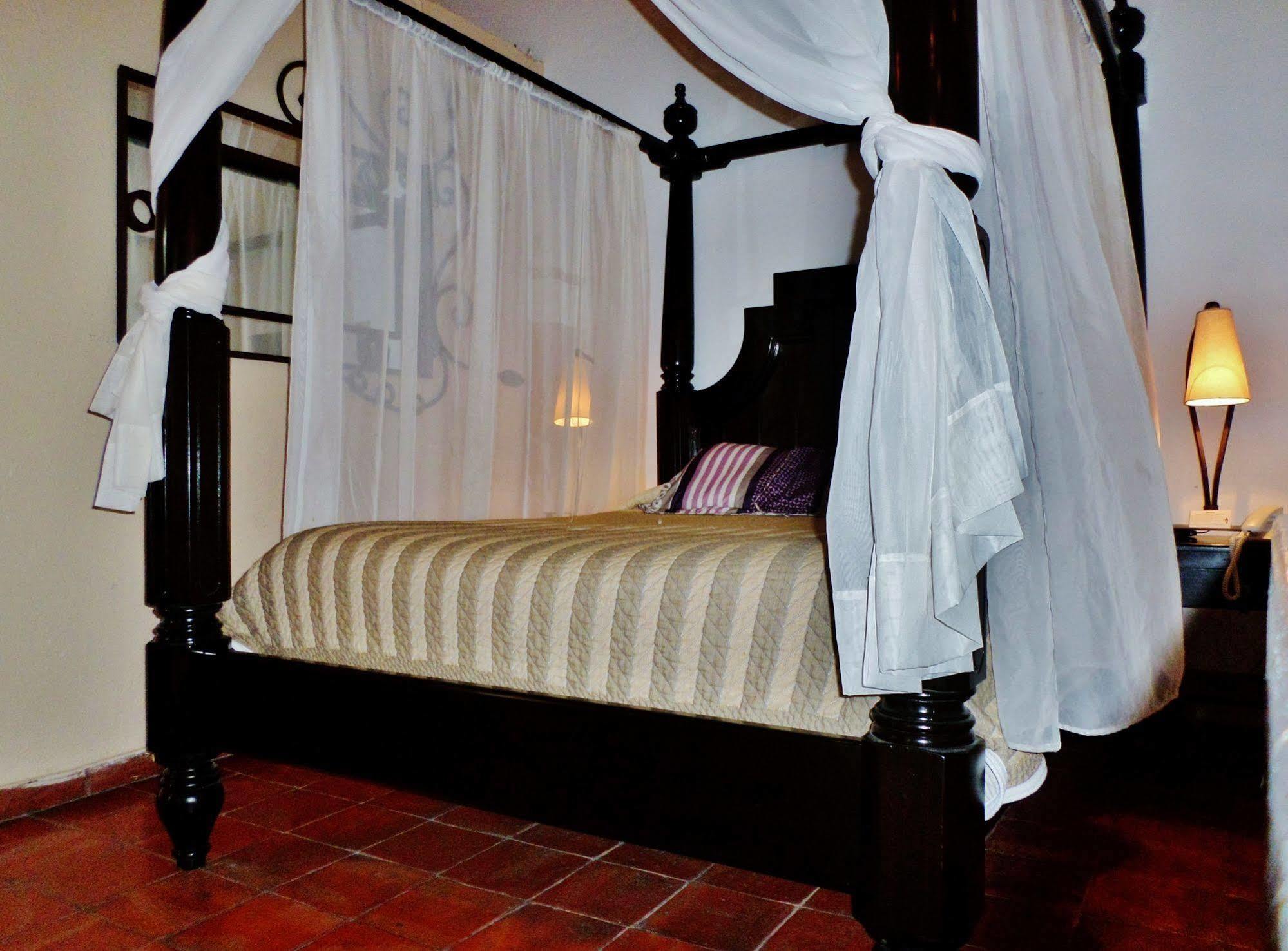 Hotel Rosa Morada Tlaquepaque Zewnętrze zdjęcie
